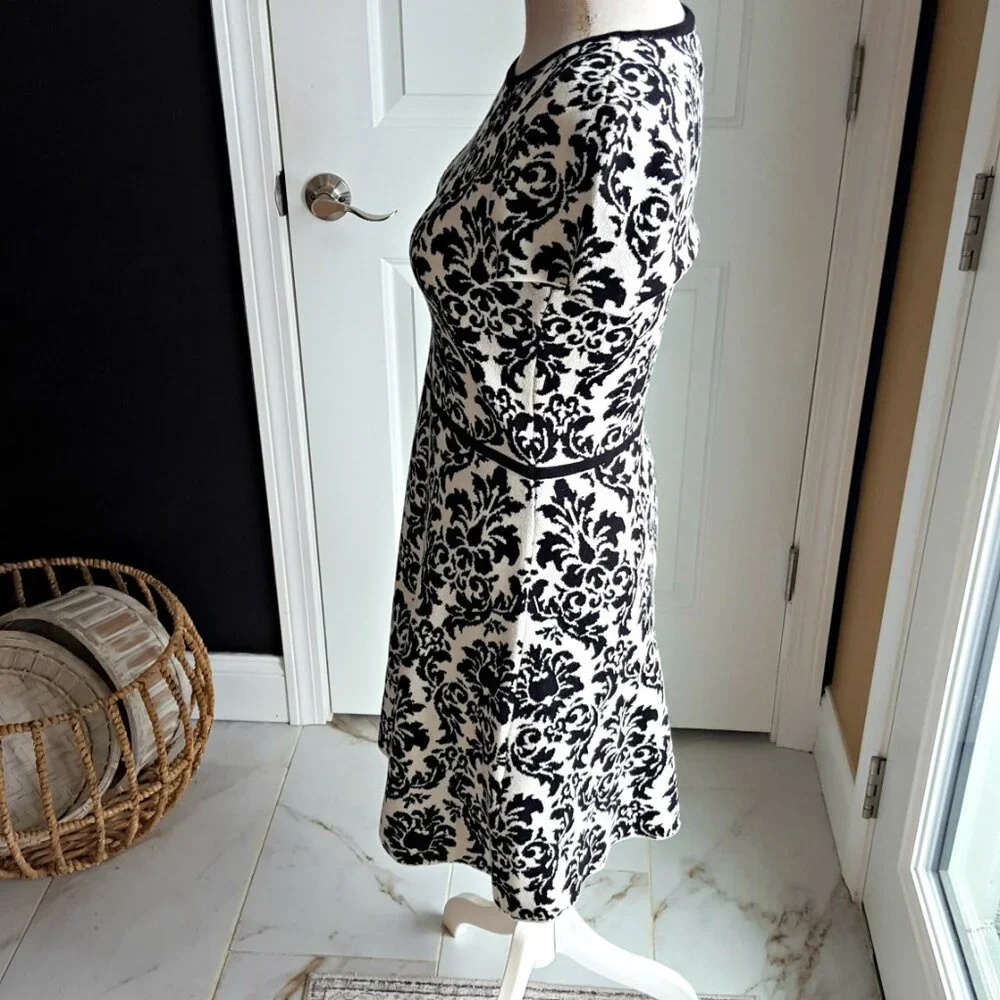 NWOT! GORGEOUS Damask SWEATER DRESS By CeCe SZ M - Picture 3 of 5